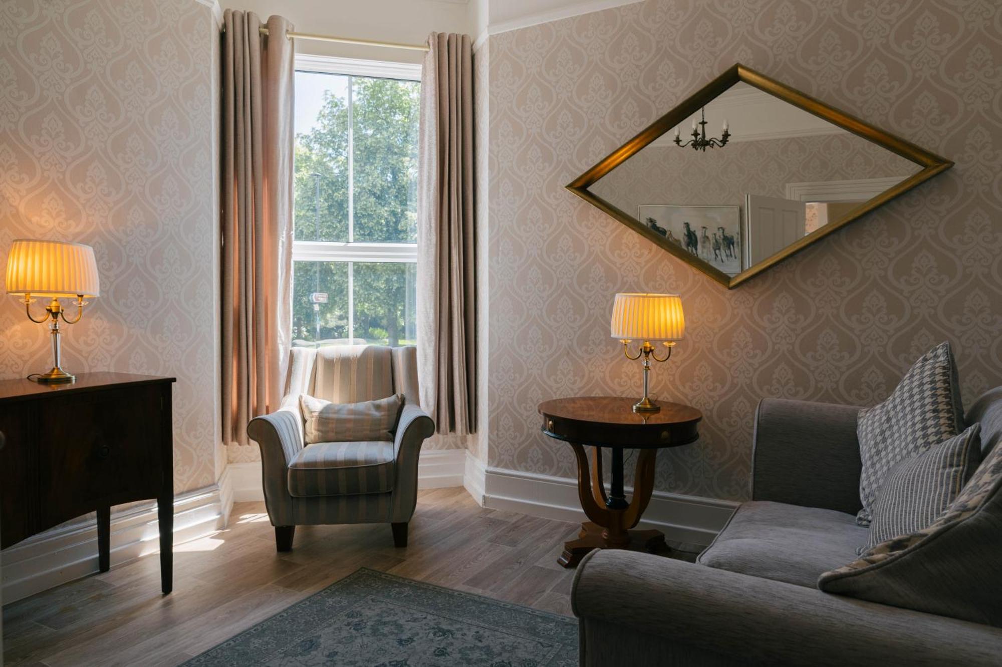 Cranmere Lichfield Bagian luar foto